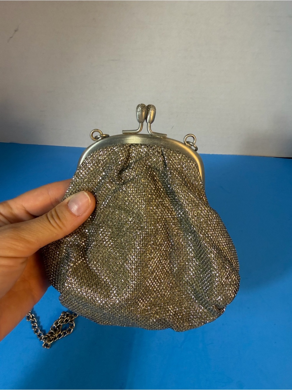 Vintage silver-colored coin purse/pouch with a snap clasp and chain